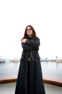 ポートレート写真のポーズを取るオズボーンさん