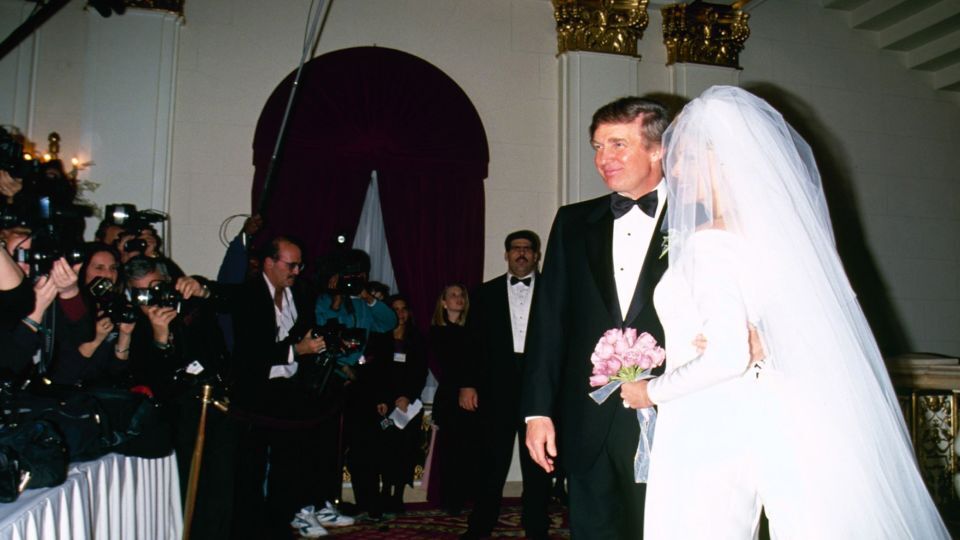 トランプ氏と元妻マーラ・メープルズ氏の結婚式での姿=1993年12月/DMI/The LIFE Picture Collection/Shutterstock