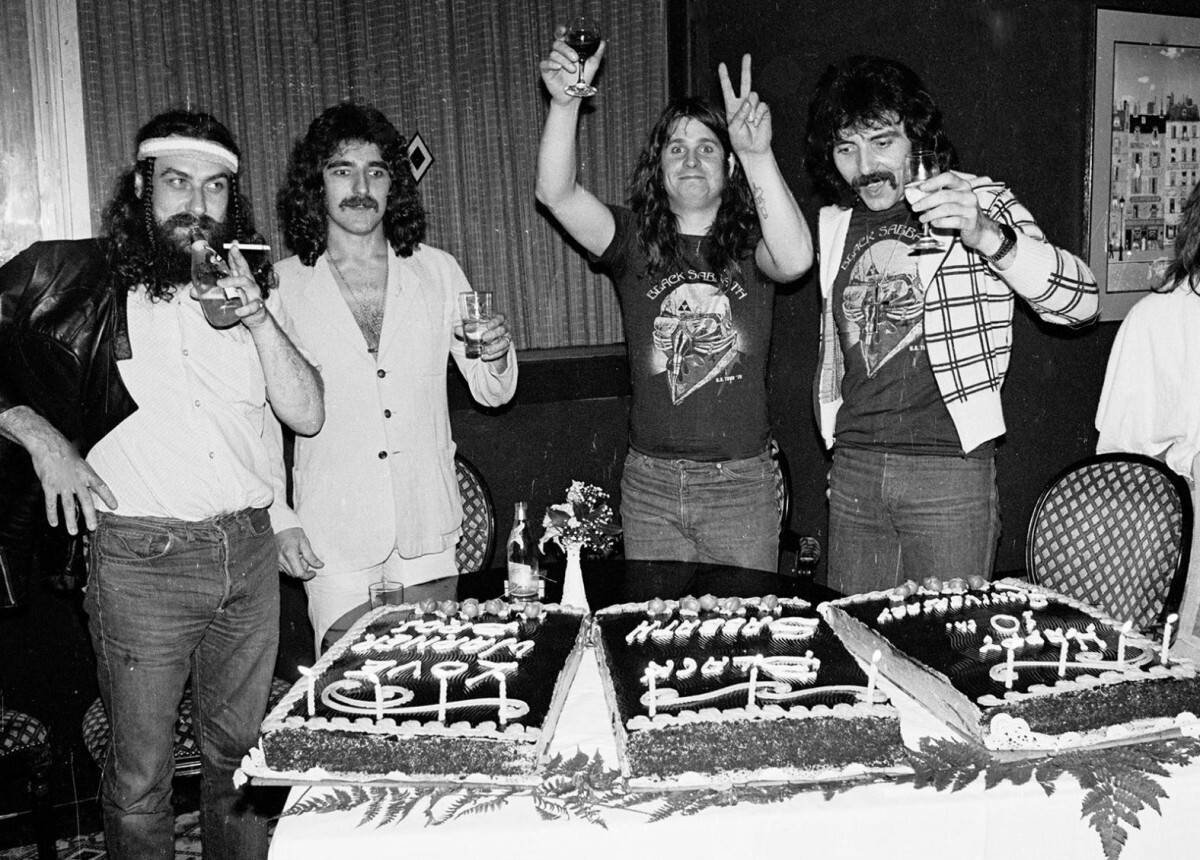 左からワードさん、バトラーさん、オズボーンさん、アイオミさん。1978年にバンド10周年を記念して/Richard E. Aaron/Redferns/Getty Images
