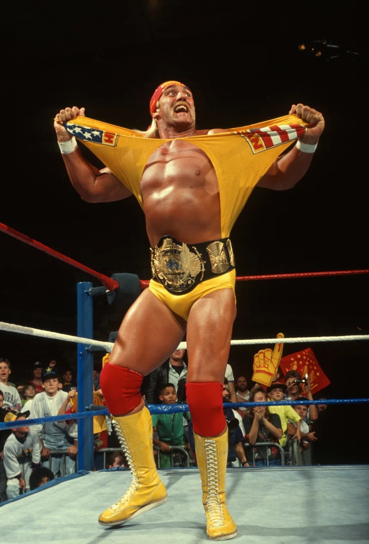 インディアナ州フォートウェインでのショーに登場したホーガンさん＝１９９１年/WWE/Getty Images