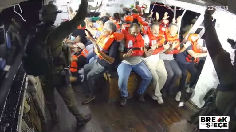 イスラエル軍兵士が乗り込んだ「ハンダラ号」の様子/Freedom Flotilla Coalition