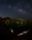 今年の「若手マングローブ写真家賞」は、星空の下、フロリダ州エバーグレーズのマングローブ林で２頭のアメリカワニを撮影したニコラス・ヘス氏に贈られた