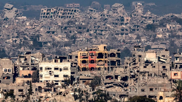 破壊されたパレスチナ自治区ガザ地区北部の建物＝１月/Menahem Kahana/AFP via Getty Images