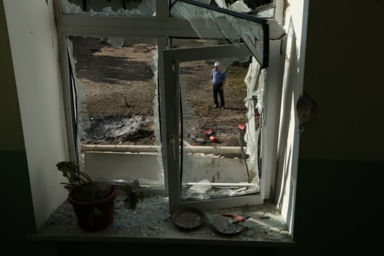 ロシアの攻撃で損壊した、ウクライナ首都キーウの建物/Yevhenii Zavhorodnii/Global Images via Getty Images