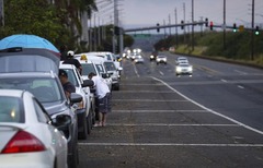 米ハワイの津波警報解除、西海岸に津波到達