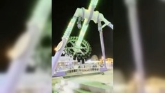 遊園地の乗り物が空中で崩壊、地面に打ち付けられ２３人負傷　サウジアラビア
