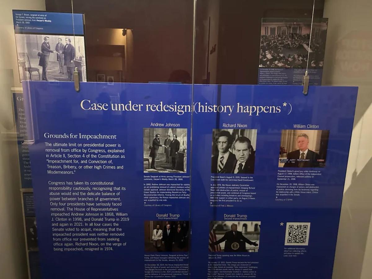 トランプ氏の2度の弾劾などにふれた展示=2021年9月/Michael Williams/CNN