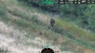 戦場に取り残されたウクライナ軍兵士のアンドリーさん。死を覚悟したが、司令部からの支援と生き残ろうとする意志で、戦場からの戦場からの脱出に成功した