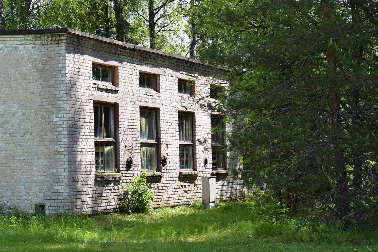 ミサイル基地近くのゴーストタウンにある建物/Pavlo Fedykovych