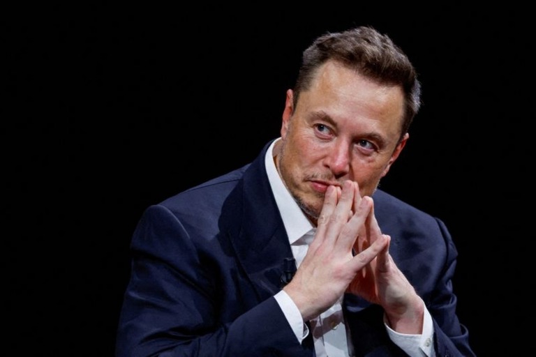 テスラの取締役会は、イーロン・マスクＣＥＯに約２９０億ドル（約４兆３０００億円）相当の株式を付与することを発表した/Gonzalo Fuentes/Reuters