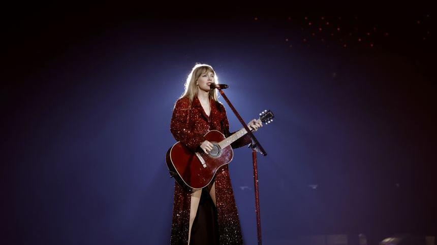 テイラー・スウィフト、新アルバム「Ｔｈｅ　Ｌｉｆｅ　ｏｆ　ａ　Ｓｈｏｗｇｉｒｌ」を発表