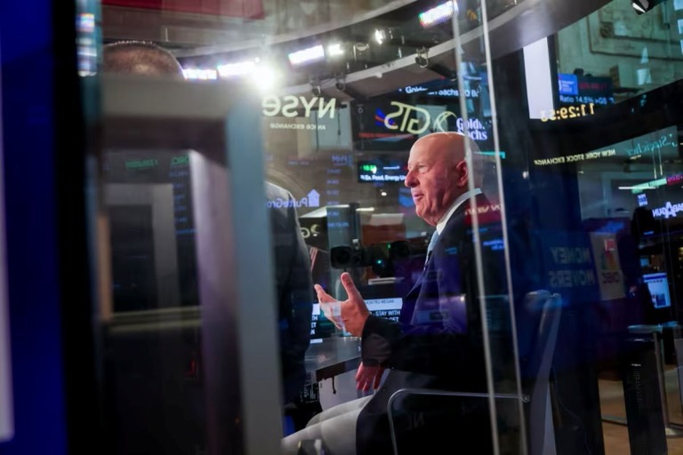 トランプ米大統領がＧＳのソロモンＣＥＯに新たなエコノミストを雇うよう提言した/Michael Nagle/Bloomberg/Getty Images
