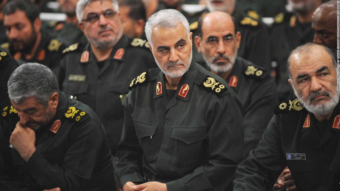 イラン革命防衛隊「コッズ部隊」のソレイマニ司令官=2016年9月18日/Hnadout/Press Office of Iranian Supreme Leader/Anadolu/Getty Images