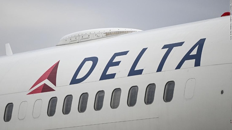 フランスを出発し、米国を目指していたデルタ便が乗客の問題行動を受けて、カナダに緊急着陸した/Celal Gunes/Anadolu Agency/Getty Images/File