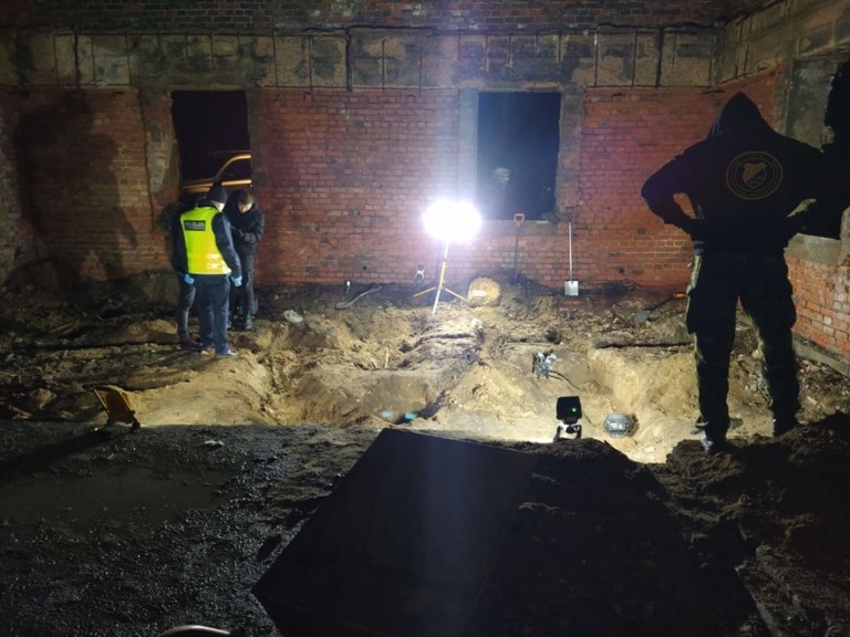 ナチス・ドイツの旧軍事基地の発掘現場。５体の人骨が見つかった/Latebra Fundation Poland